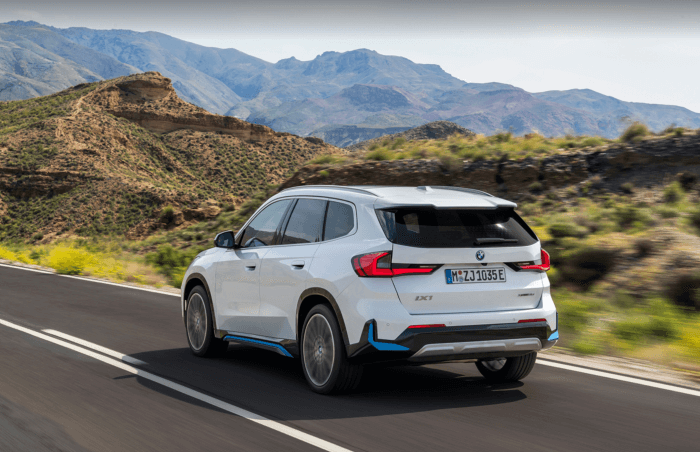 BMW iX1 가격 중고 제원 단점 (2023)