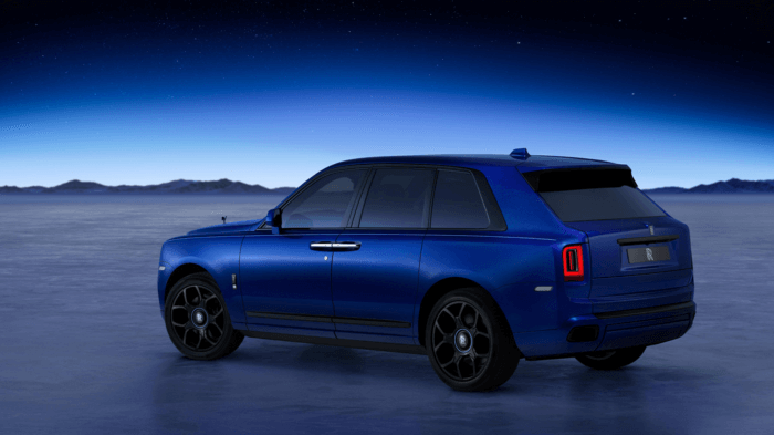 롤스로이스 컬리넌 가격 연비 중고 풀옵션 유지비 블랙배지 (2023)