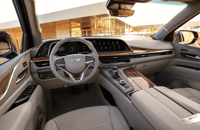 캐딜락 에스컬레이드 중고 가격 풀 옵션 9인승 연비