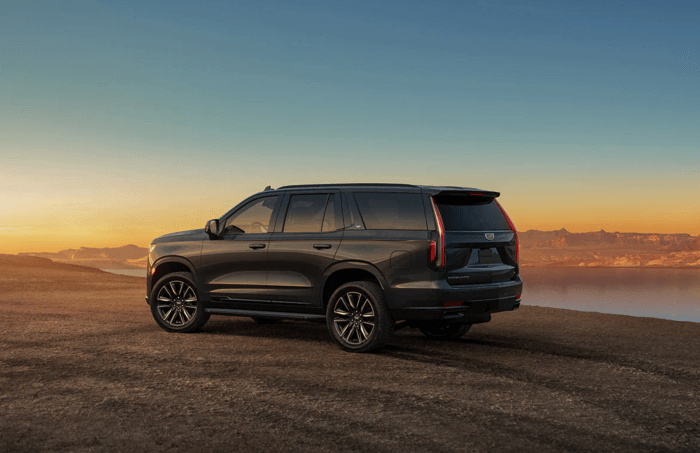 캐딜락 에스컬레이드 중고 가격 풀 옵션 9인승 연비