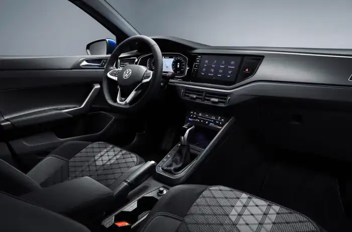 폭스바겐 폴로: 작지만 훌륭한 자동차의 상징