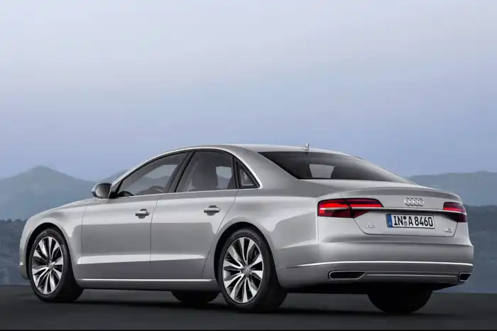 아우디-a8-4.4-디젤