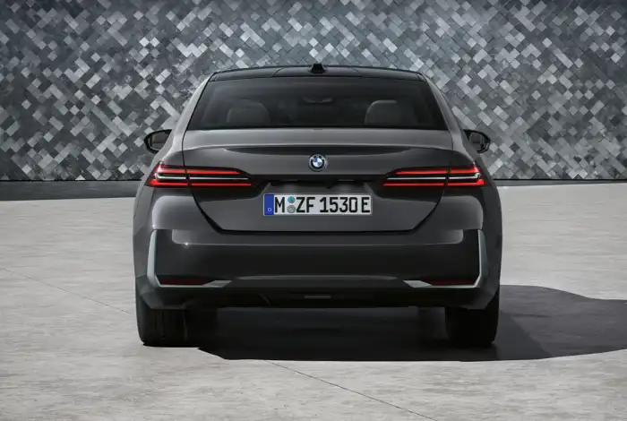 bmw-5시리즈-후면사진