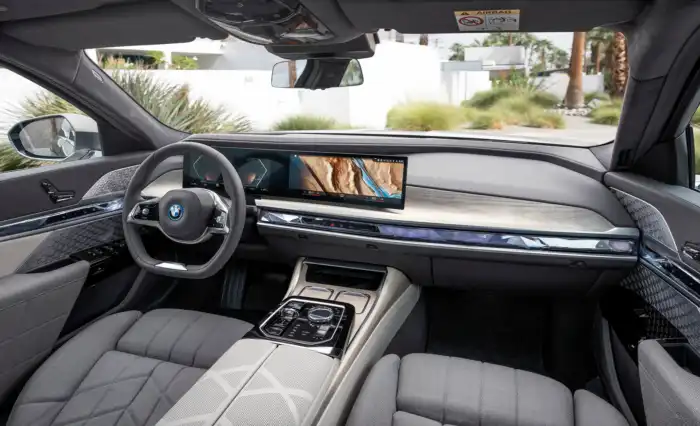 bmw-i7-실내사진
