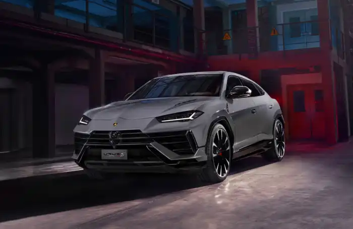 람보르기니-우루스-전면사진