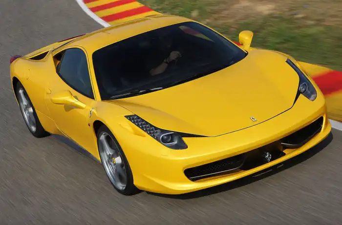 페라리-458-이탈리아-전면-주행사진