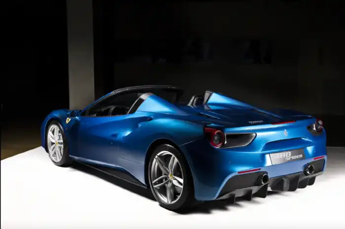 페라리-488-스파이더-후면사진