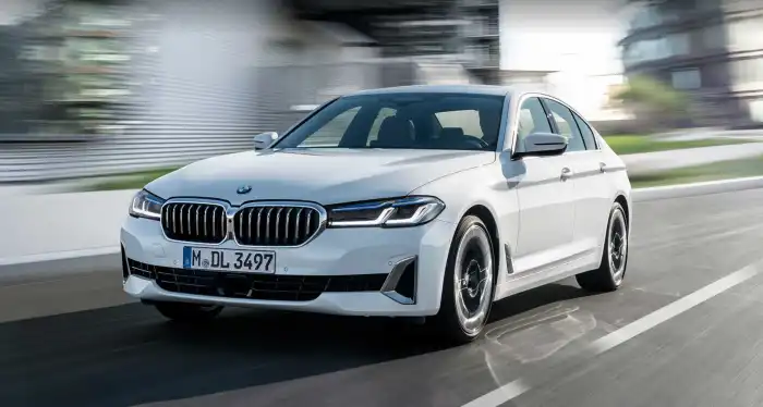 2022-BMW-520i