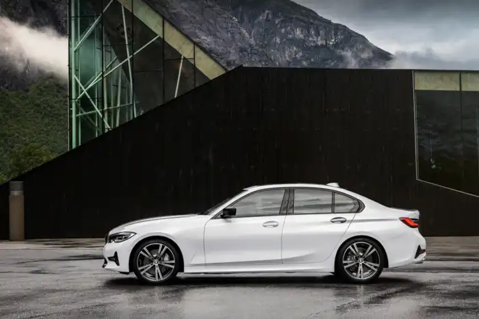 bmw-330i