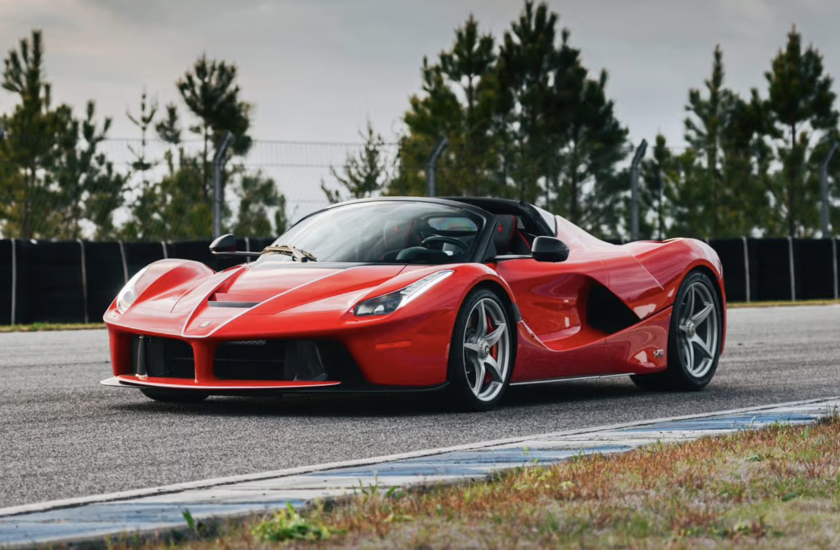 라페라리 아페르타 가격 썸네일